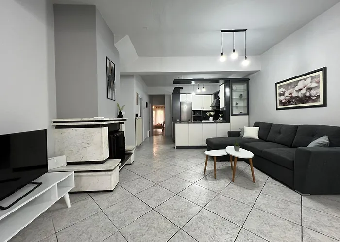 Iraklis Central Apartment