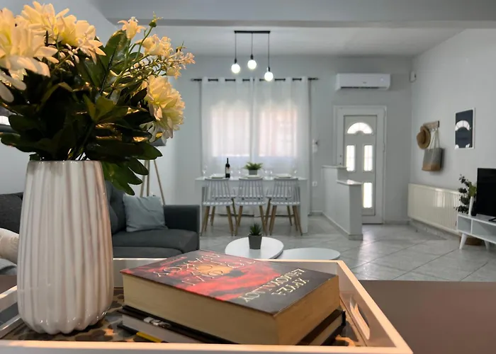 Iraklis Central Apartment